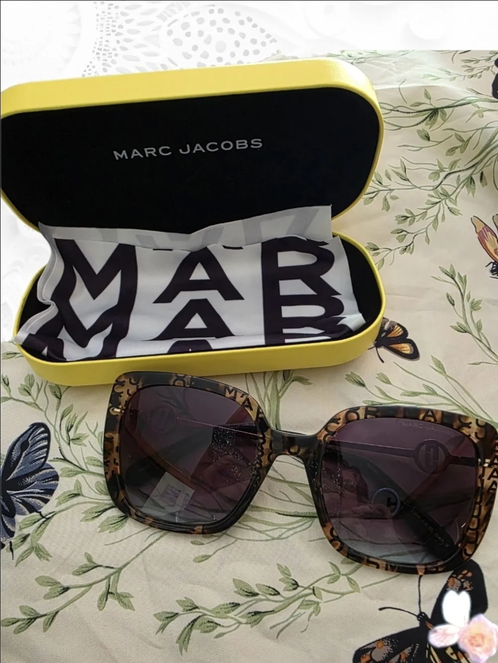 NWOT Marc Jacobs MARC 727/S Signature Logo Print Square Sunglasses Gold CAT 3